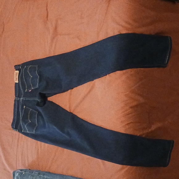 Levis, classic dark denim. Skinny fit size 27 - Picture 2 of 4